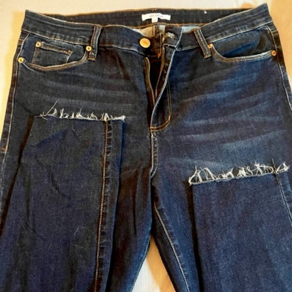 Women's Distressed Jeans